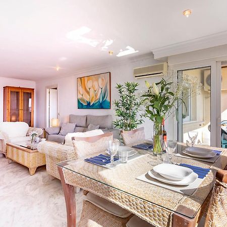 Beach And Pool Holidays At The Grand Coloso เบนัลมาเดนา ภายนอก รูปภาพ