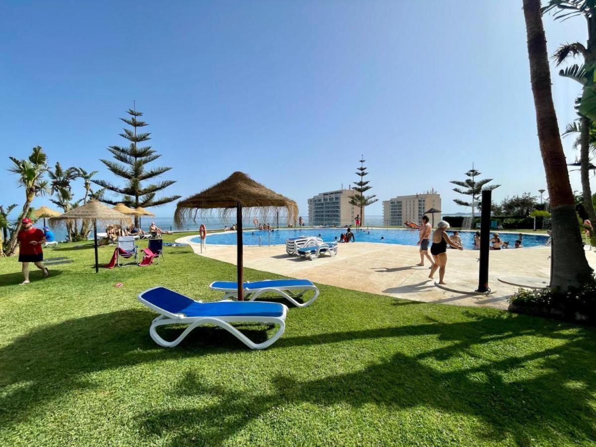 Beach And Pool Holidays At The Grand Coloso เบนัลมาเดนา ภายนอก รูปภาพ