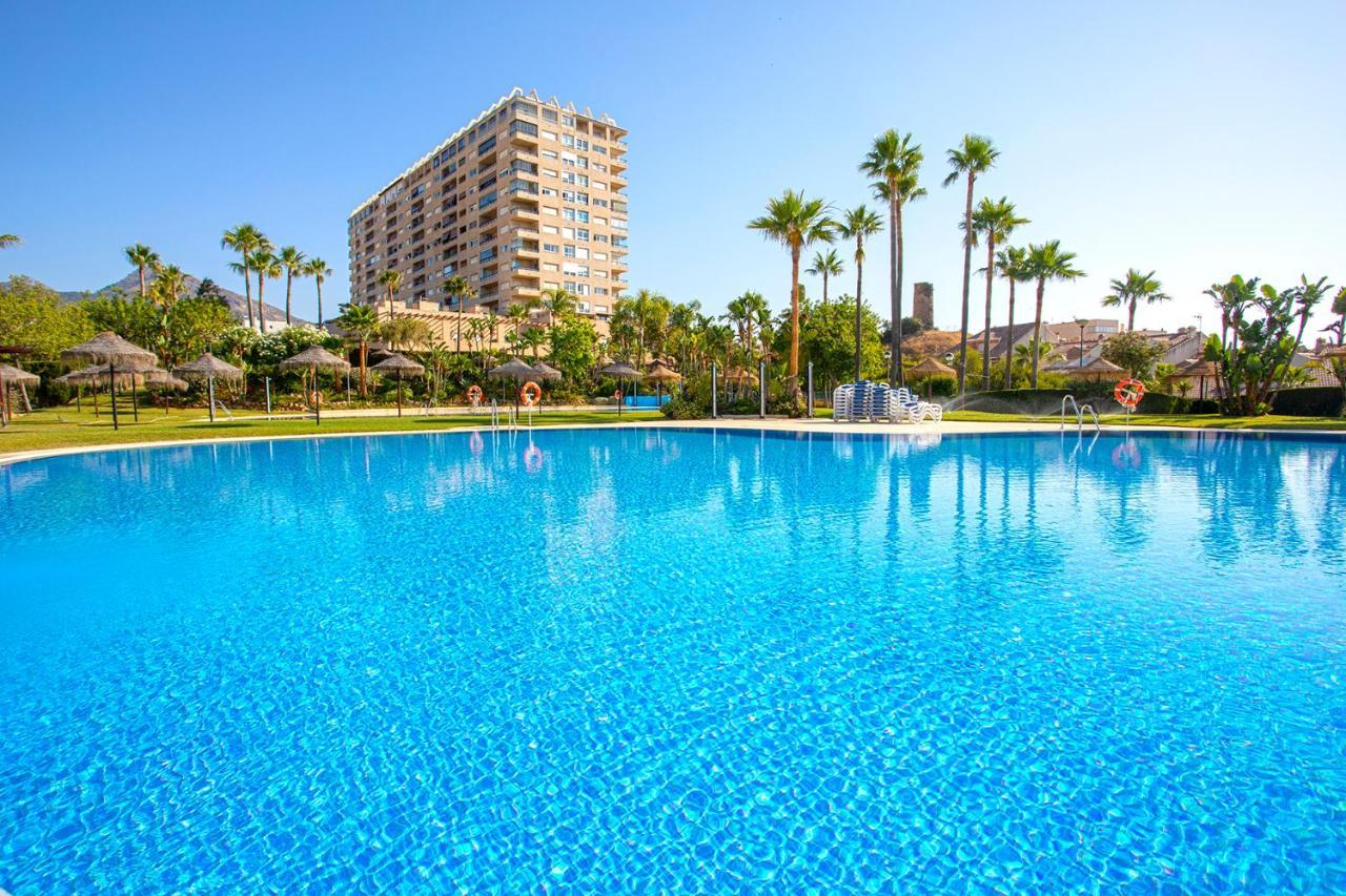 Beach And Pool Holidays At The Grand Coloso เบนัลมาเดนา ภายนอก รูปภาพ